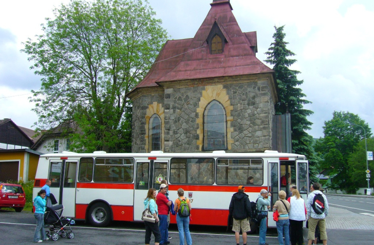 Nástupiště u pivovaru v Harrachově
